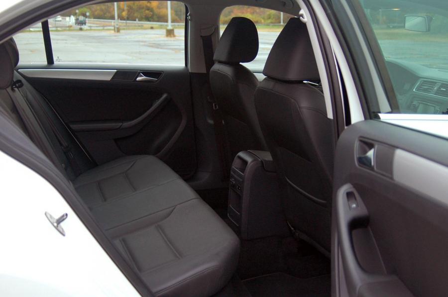  Volkswagen Jetta 2011 года  (фото 31 из 139)